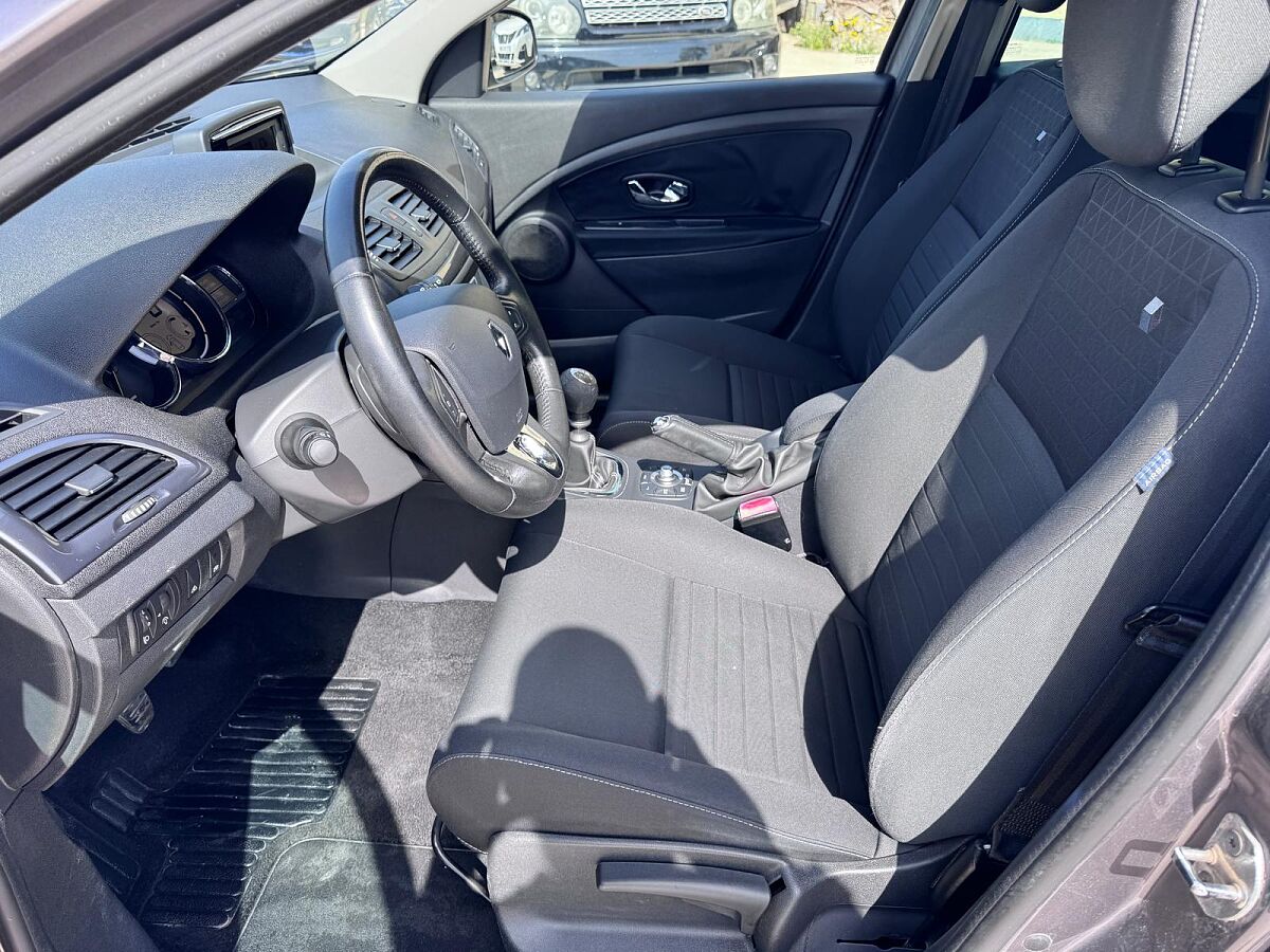 RENAULT MEGANE ESTATE 1.5 DCI SPANISH LHD IN SPAIN 135000 MILES SUPER 2014
